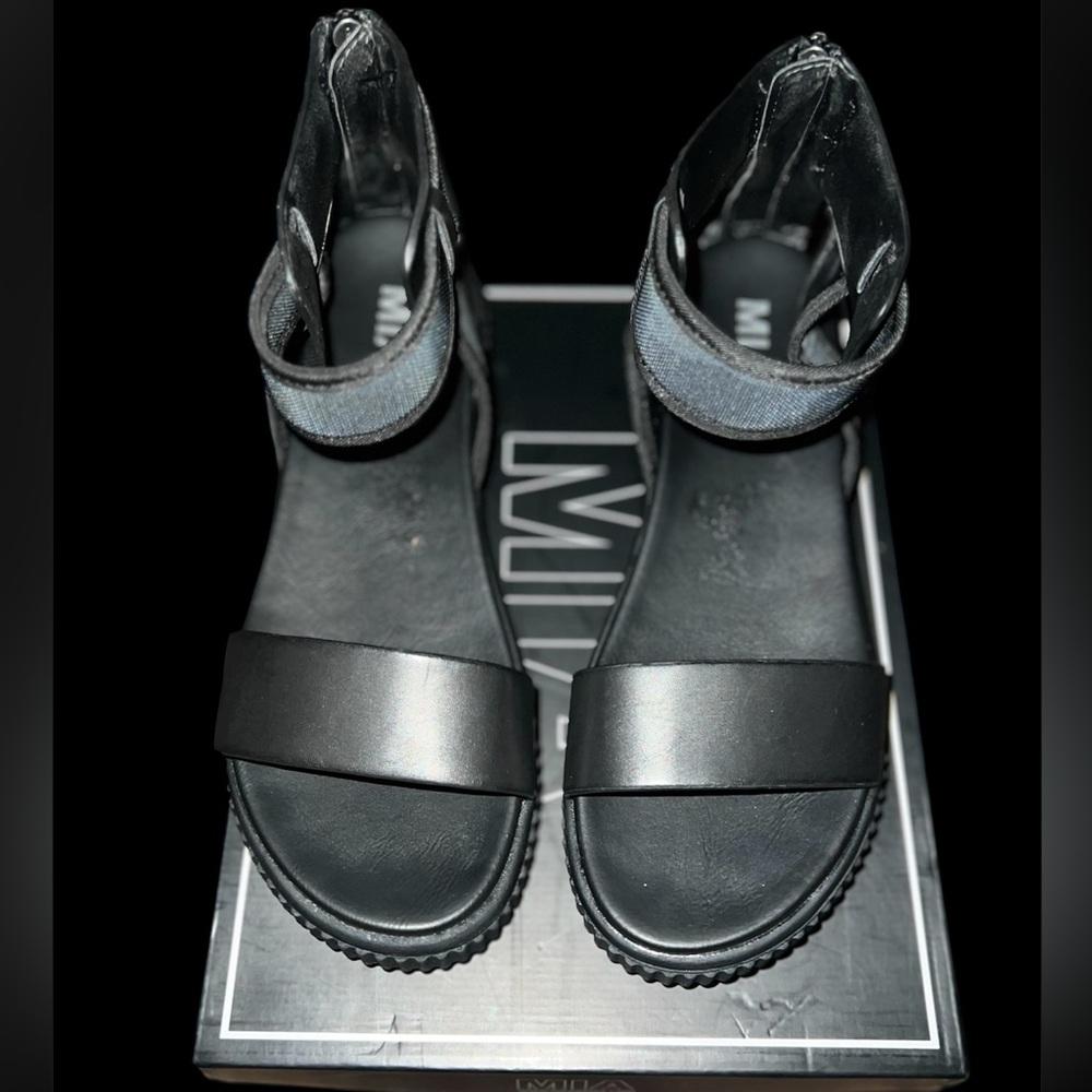 MIA Black Sandals